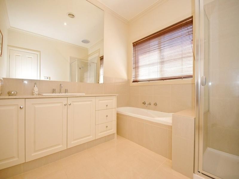 35 PAULA Way, Chirnside Park VIC 3116