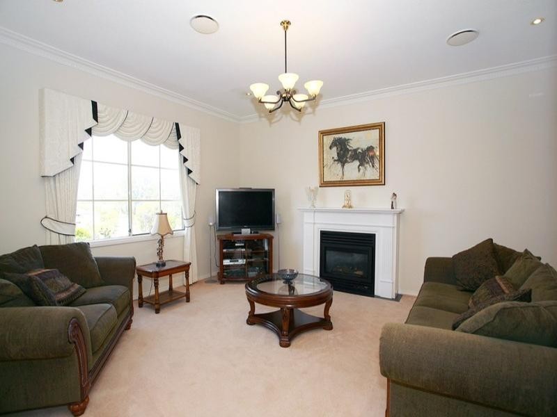 26 REGENCY Rise, Chirnside Park VIC 3116