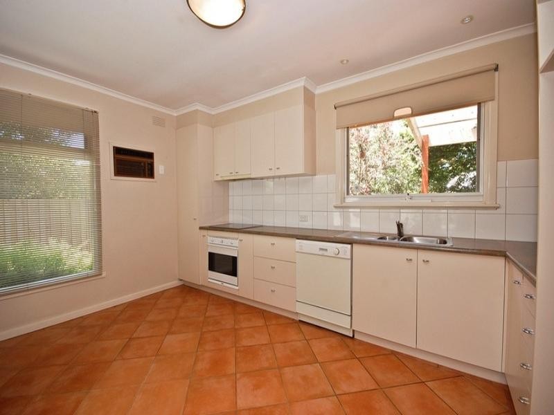 8 VENETIAN Court, Croydon VIC 3136