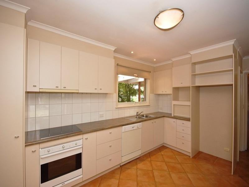 8 VENETIAN Court, Croydon VIC 3136