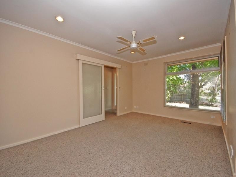 8 VENETIAN Court, Croydon VIC 3136