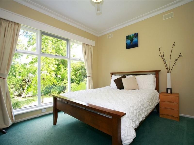 6 CLEGG Avenue, Croydon VIC 3136