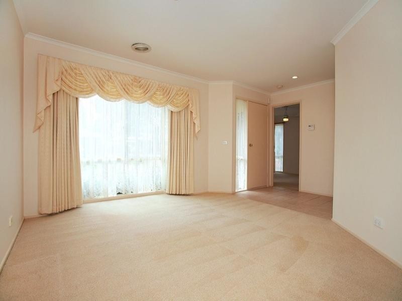 6 YOLANDA Court, Kilsyth VIC 3137