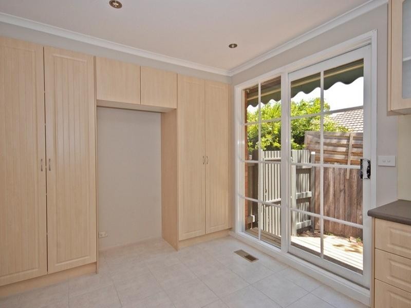 60 LANGDALE Drive, Croydon Hills VIC 3136