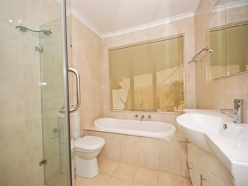 32 HOMER Avenue, Croydon South VIC 3136