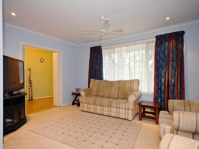 18 LADE Avenue, Kilsyth VIC 3137