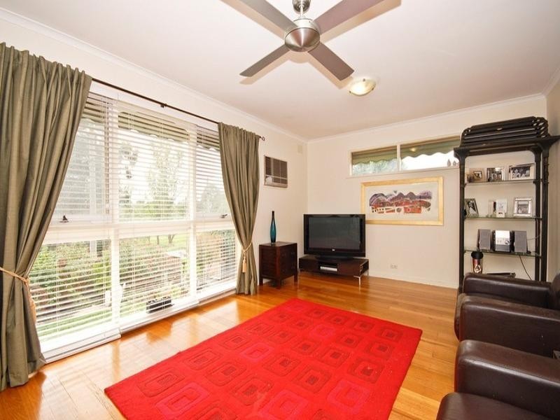 9 SWITCHBACK Road, Chirnside Park VIC 3116