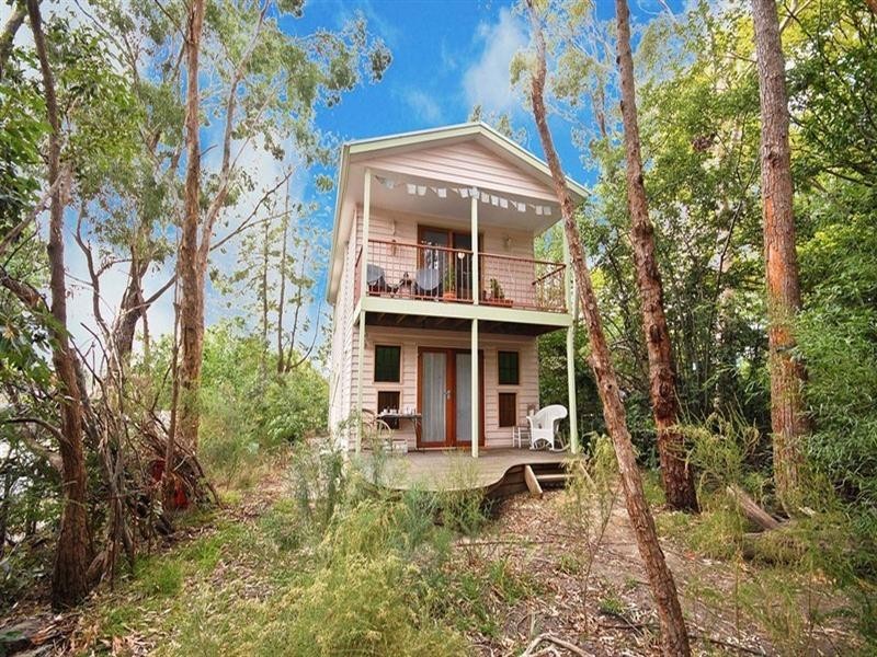 11B WARRIEN Road, Croydon North VIC 3136