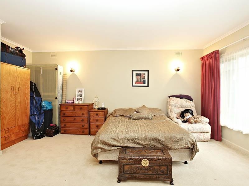 8 CHEESEMAN Street, Croydon VIC 3136