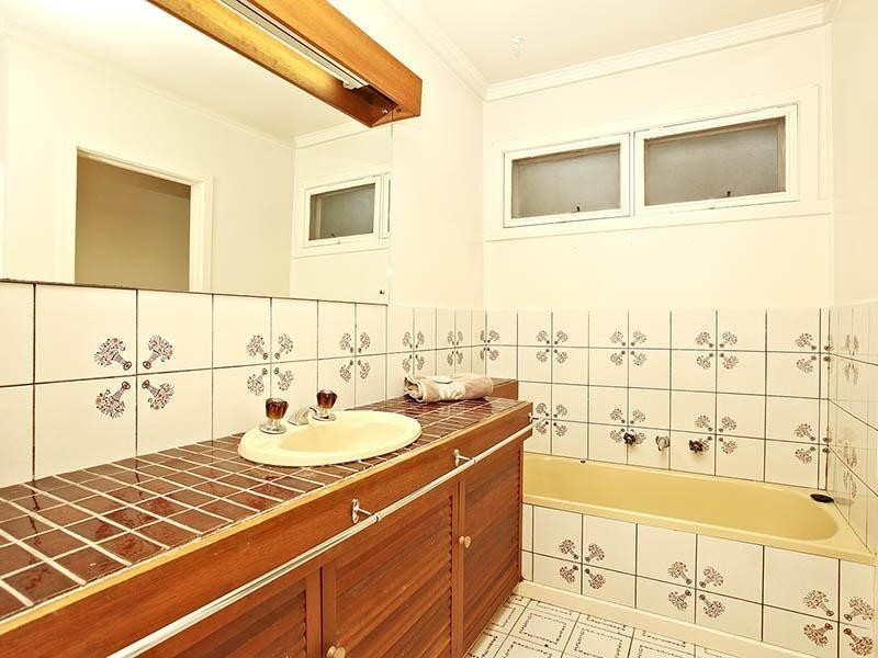 8 CHEESEMAN Street, Croydon VIC 3136