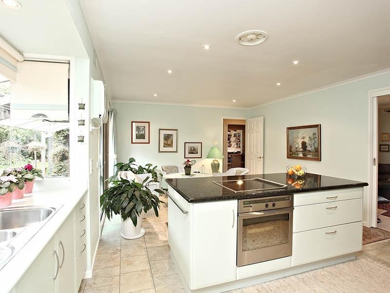 7 HIGHMONT Drive, Vermont South VIC 3133