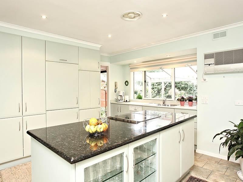 7 HIGHMONT Drive, Vermont South VIC 3133