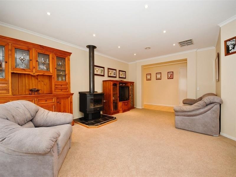 19 GLENPARK Drive, Wonga Park VIC 3115