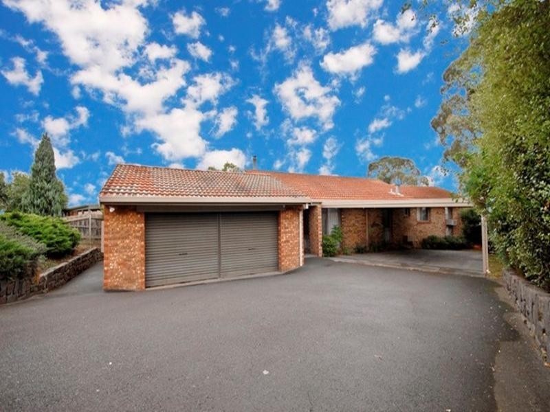 35 SUGARLOAF Drive, Chirnside Park VIC 3116