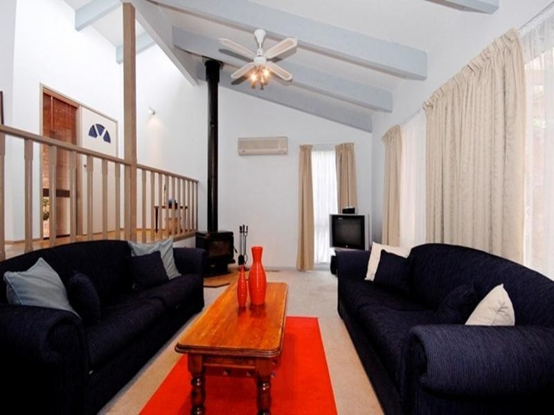 35 SUGARLOAF Drive, Chirnside Park VIC 3116