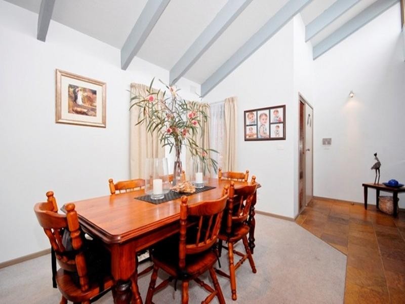 35 SUGARLOAF Drive, Chirnside Park VIC 3116