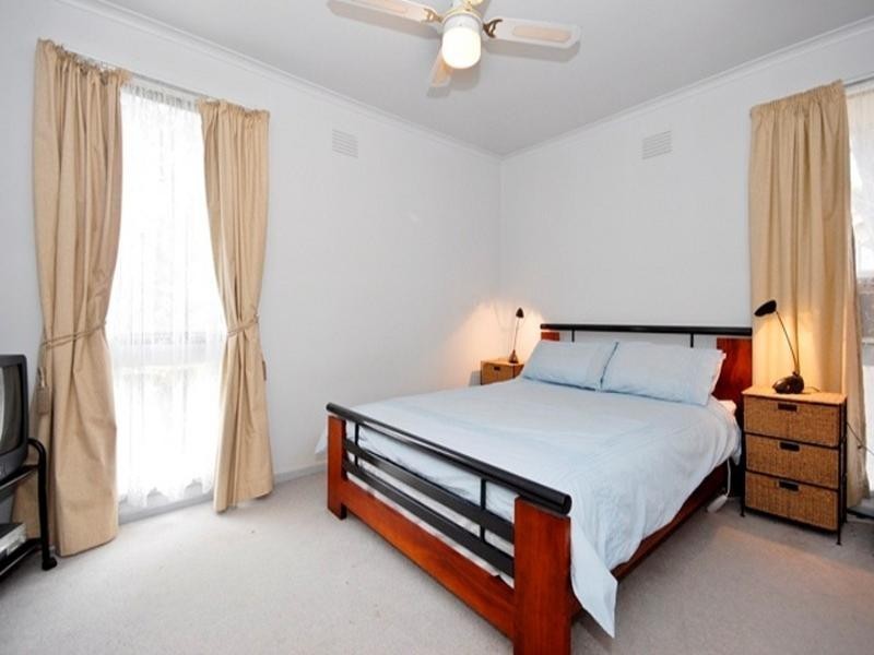 35 SUGARLOAF Drive, Chirnside Park VIC 3116