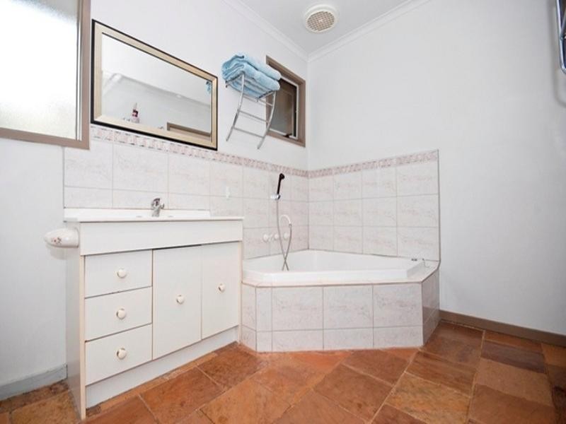 35 SUGARLOAF Drive, Chirnside Park VIC 3116