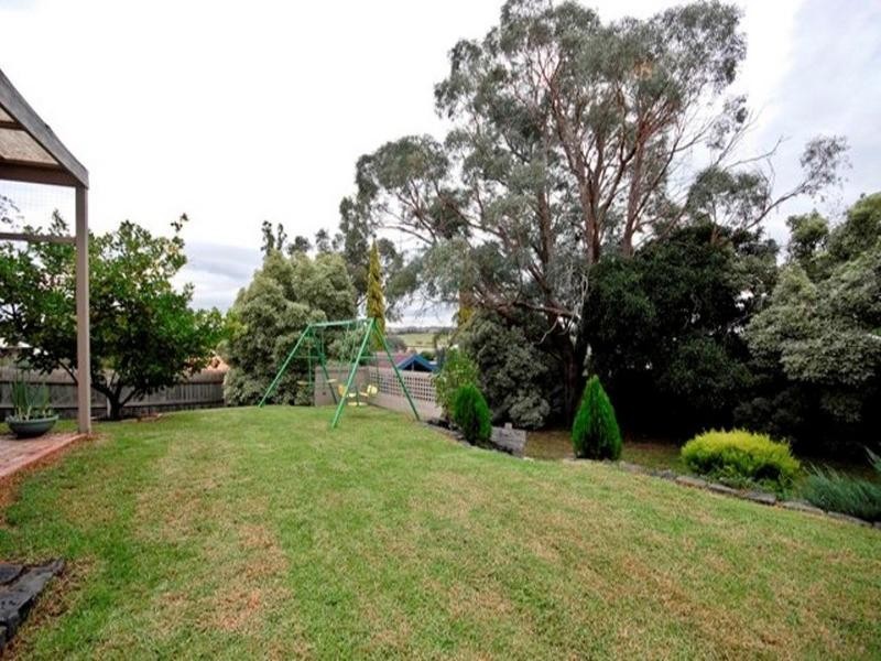 35 SUGARLOAF Drive, Chirnside Park VIC 3116