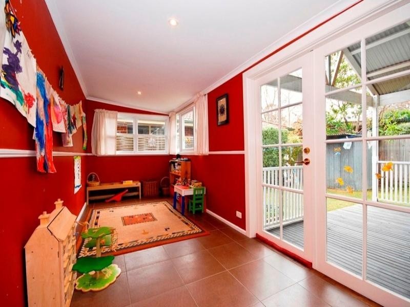 15 JAMES Road, Croydon VIC 3136