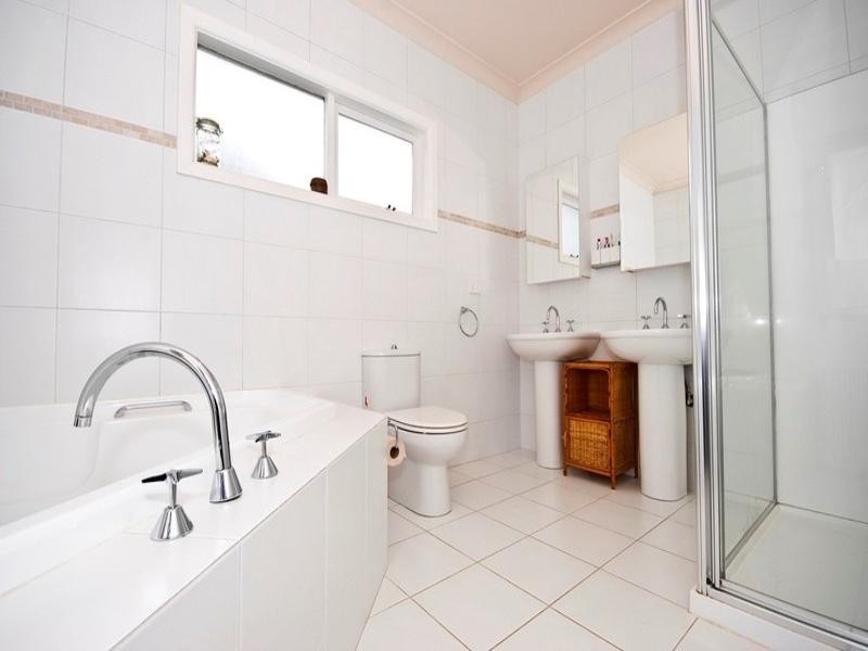 15 JAMES Road, Croydon VIC 3136