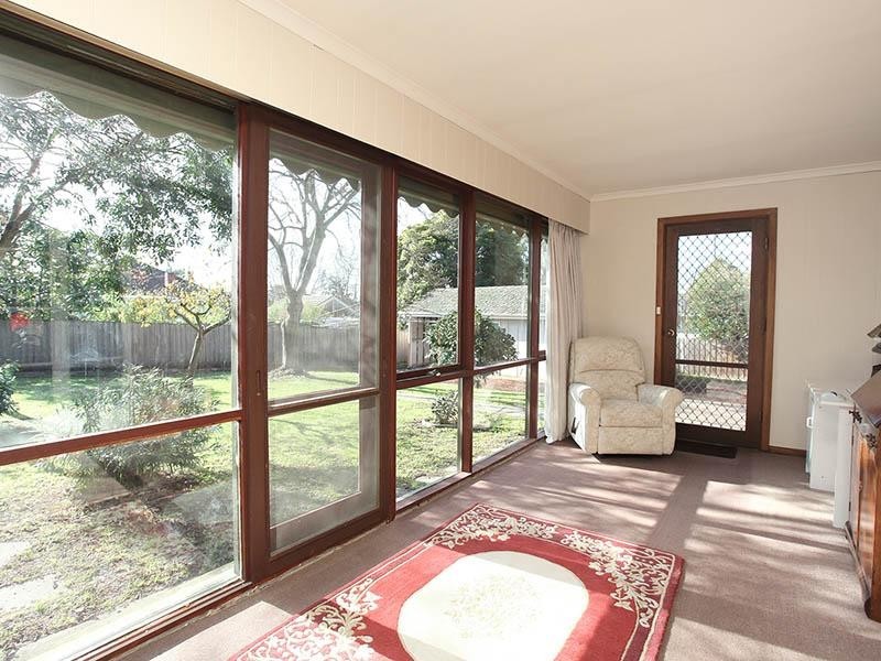 1 KANEIRA Avenue, Croydon VIC 3136