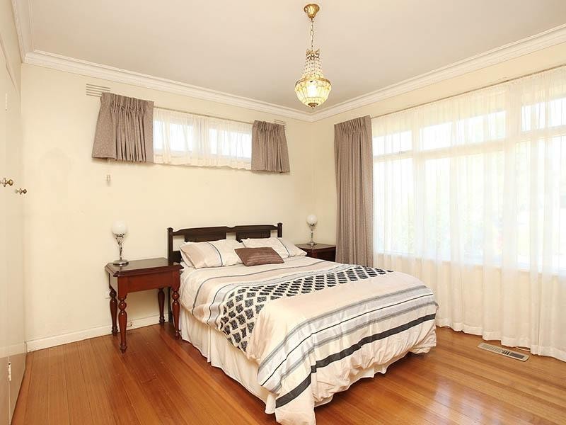 1 KANEIRA Avenue, Croydon VIC 3136