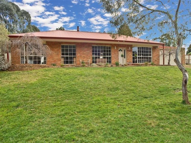 43 SETTLERS HILL Crescent, Croydon Hills VIC 3136