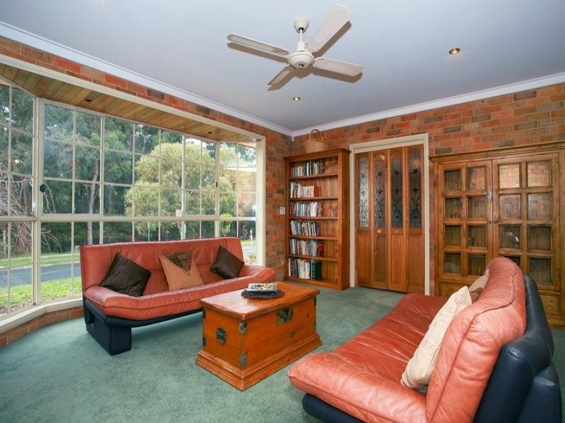 43 SETTLERS HILL Crescent, Croydon Hills VIC 3136