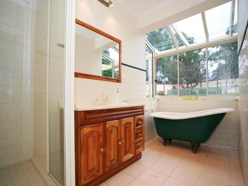 43 SETTLERS HILL Crescent, Croydon Hills VIC 3136