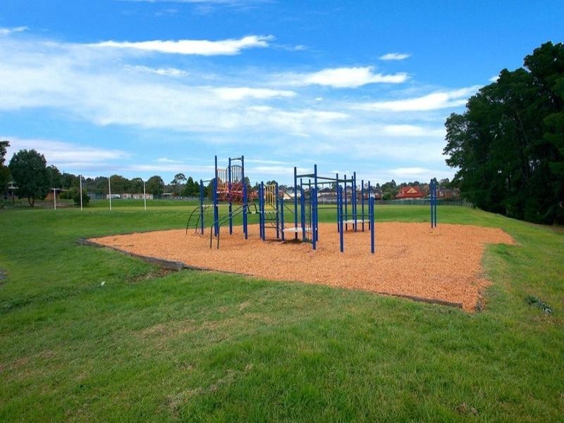 43 SETTLERS HILL Crescent, Croydon Hills VIC 3136