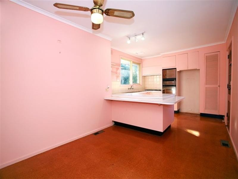 1 KENWOOD Crescent, Ringwood VIC 3134