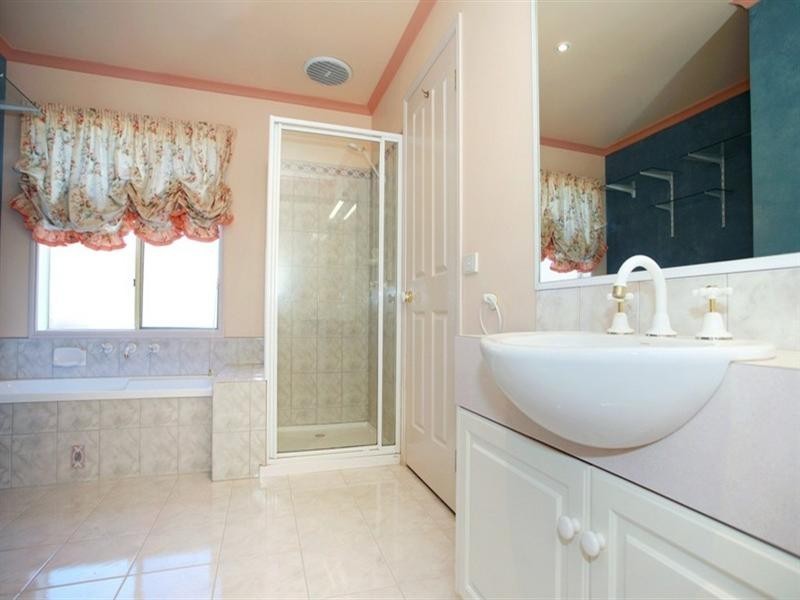 62 BILLANOOK Way, Chirnside Park VIC 3116