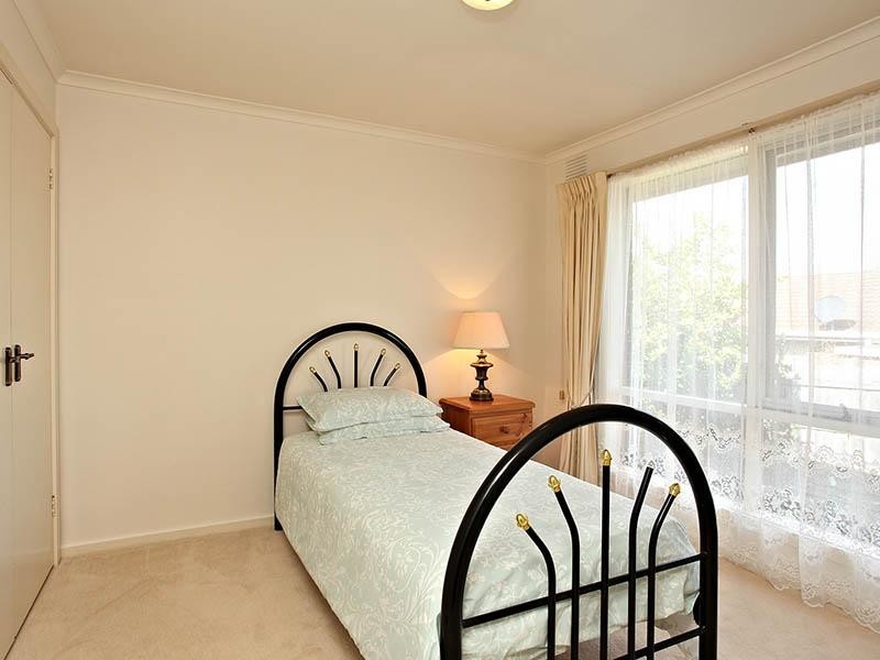 2/6 BENNISON Street, Croydon VIC 3136