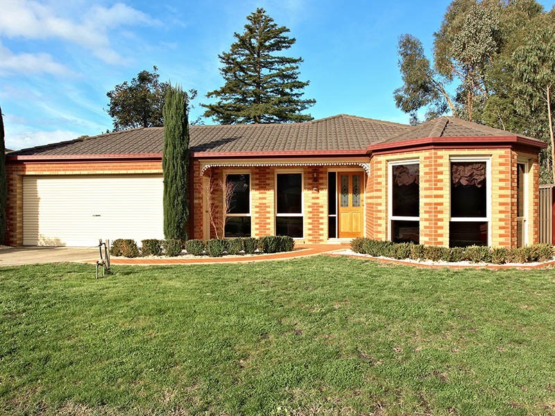 9 MAXWELL Place, Croydon North VIC 3136