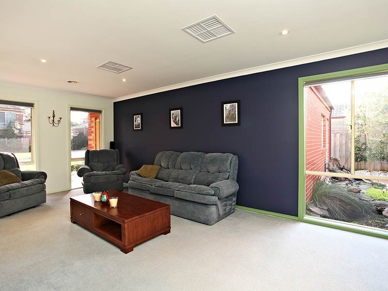 9 MAXWELL Place, Croydon North VIC 3136