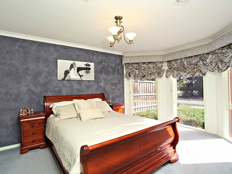 9 MAXWELL Place, Croydon North VIC 3136