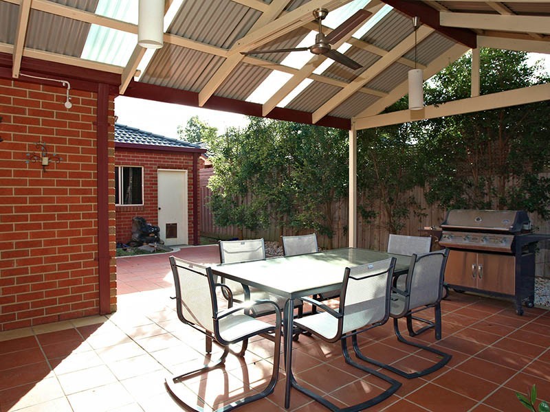 9 MAXWELL Place, Croydon North VIC 3136