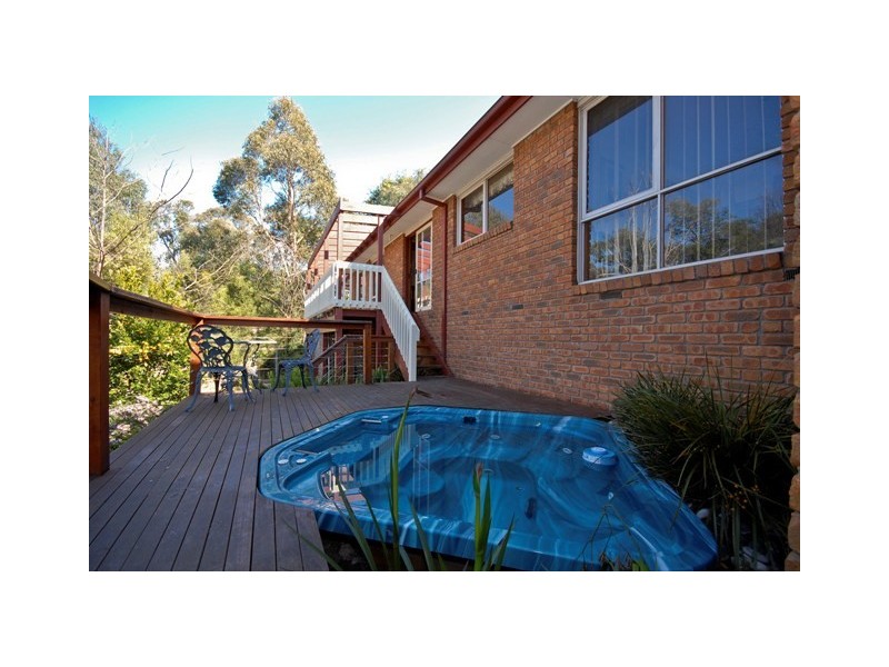 8 JARROD Place, Croydon North VIC 3136