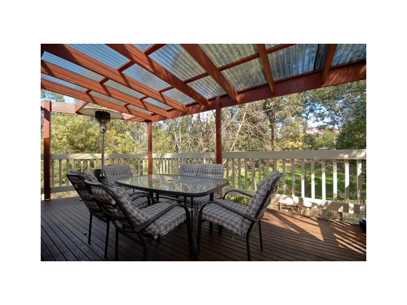 8 JARROD Place, Croydon North VIC 3136