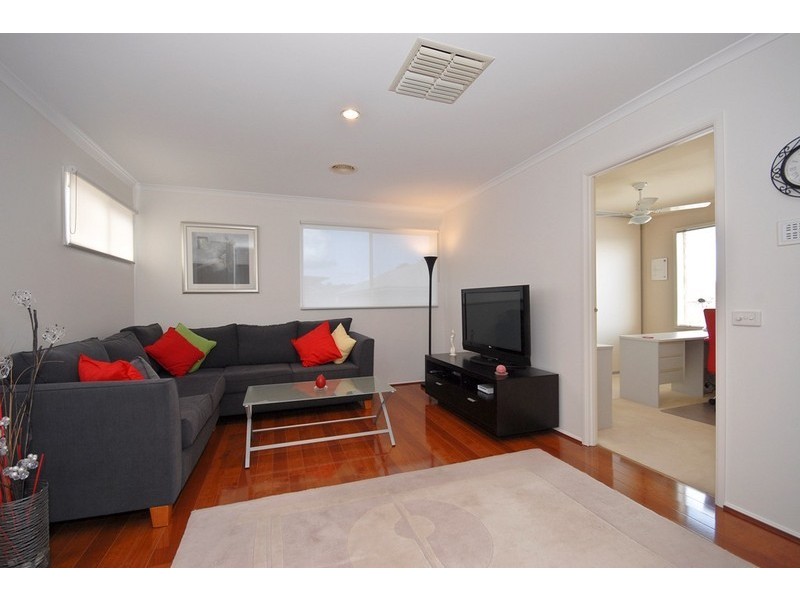 7 COMMERFORD Place, Chirnside Park VIC 3116