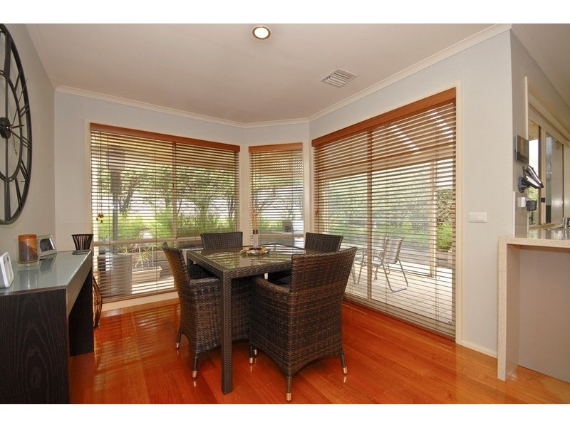 7 COMMERFORD Place, Chirnside Park VIC 3116