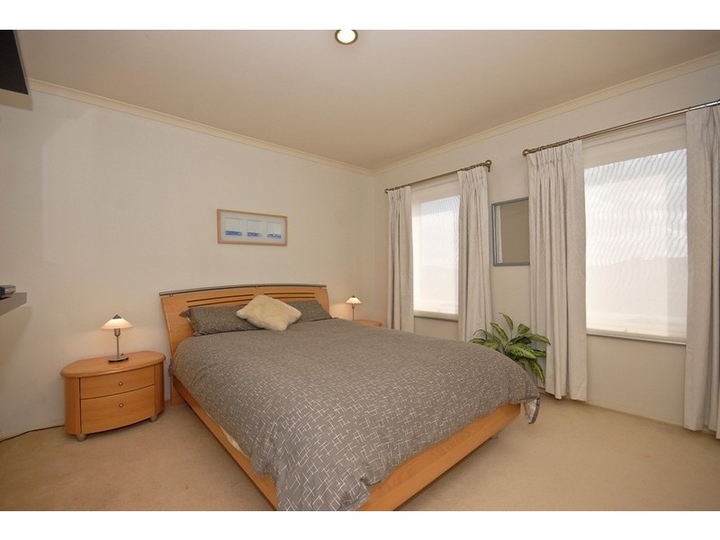 7 COMMERFORD Place, Chirnside Park VIC 3116