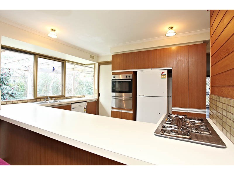 9 SANDGATE Avenue, Croydon VIC 3136