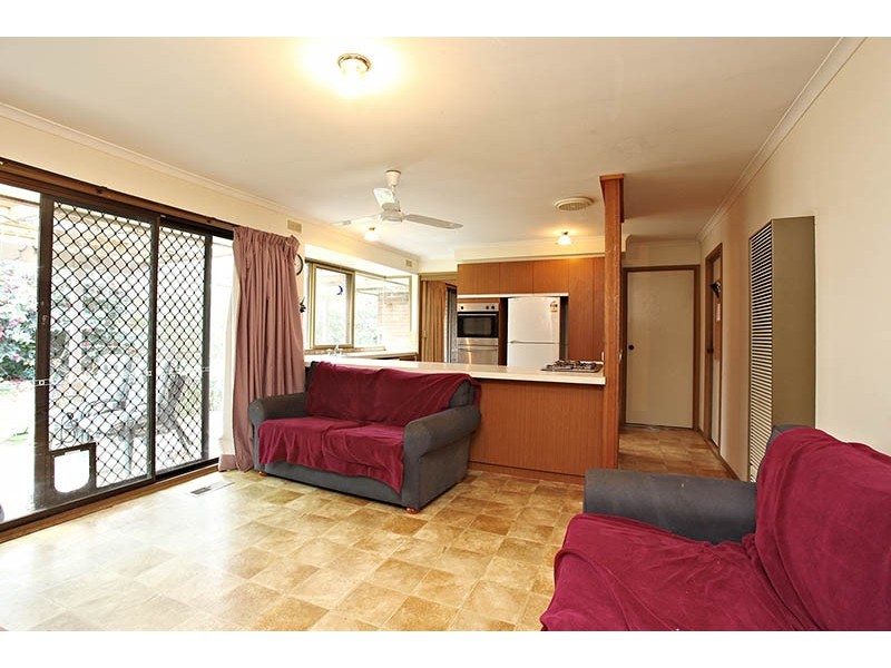 9 SANDGATE Avenue, Croydon VIC 3136