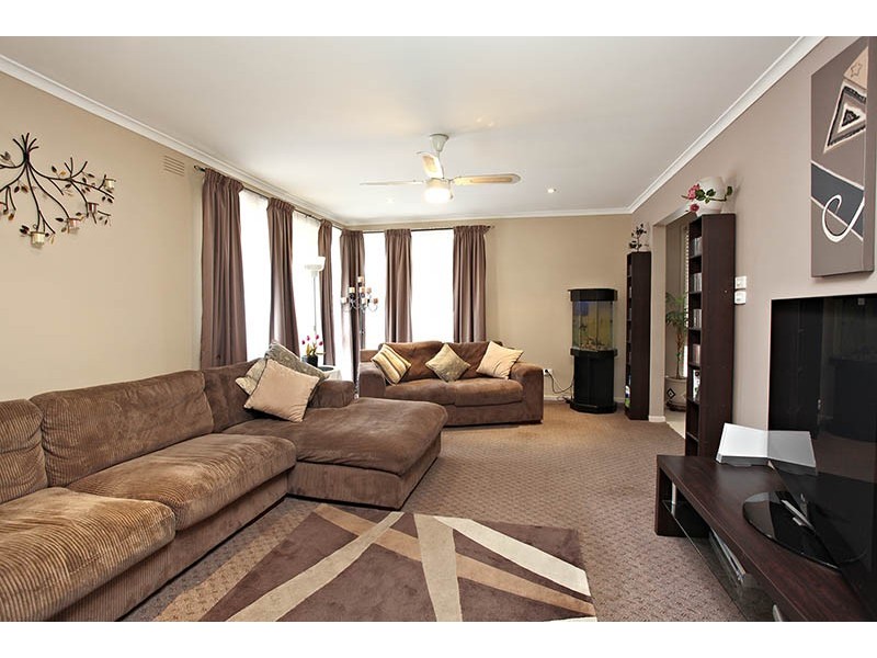 4 ARNOLD Street, Kilsyth VIC 3137