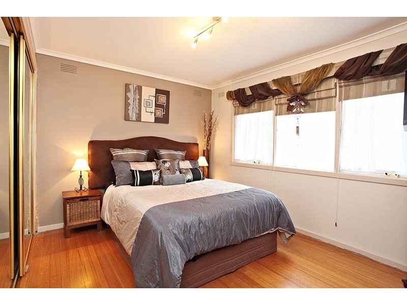 4 ARNOLD Street, Kilsyth VIC 3137