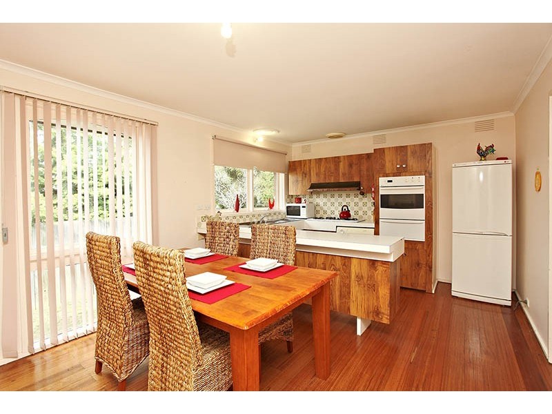 10 JOROMA Place, Croydon North VIC 3136