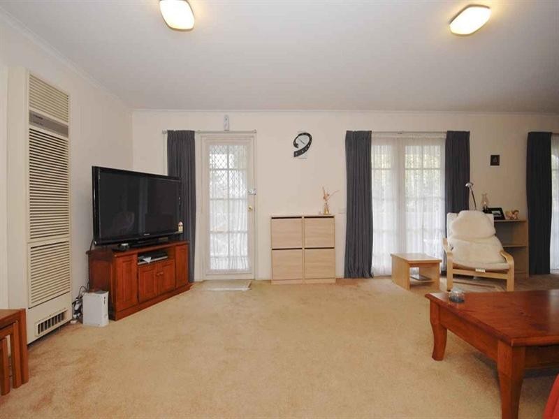 2/100 Mount View Parade, Croydon VIC 3136