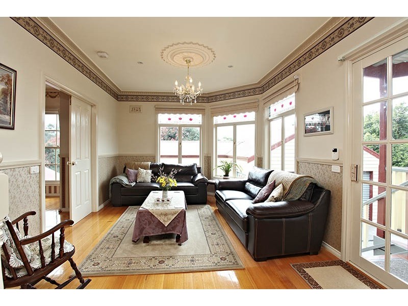 13 DORCHESTER Avenue, Montrose VIC 3765